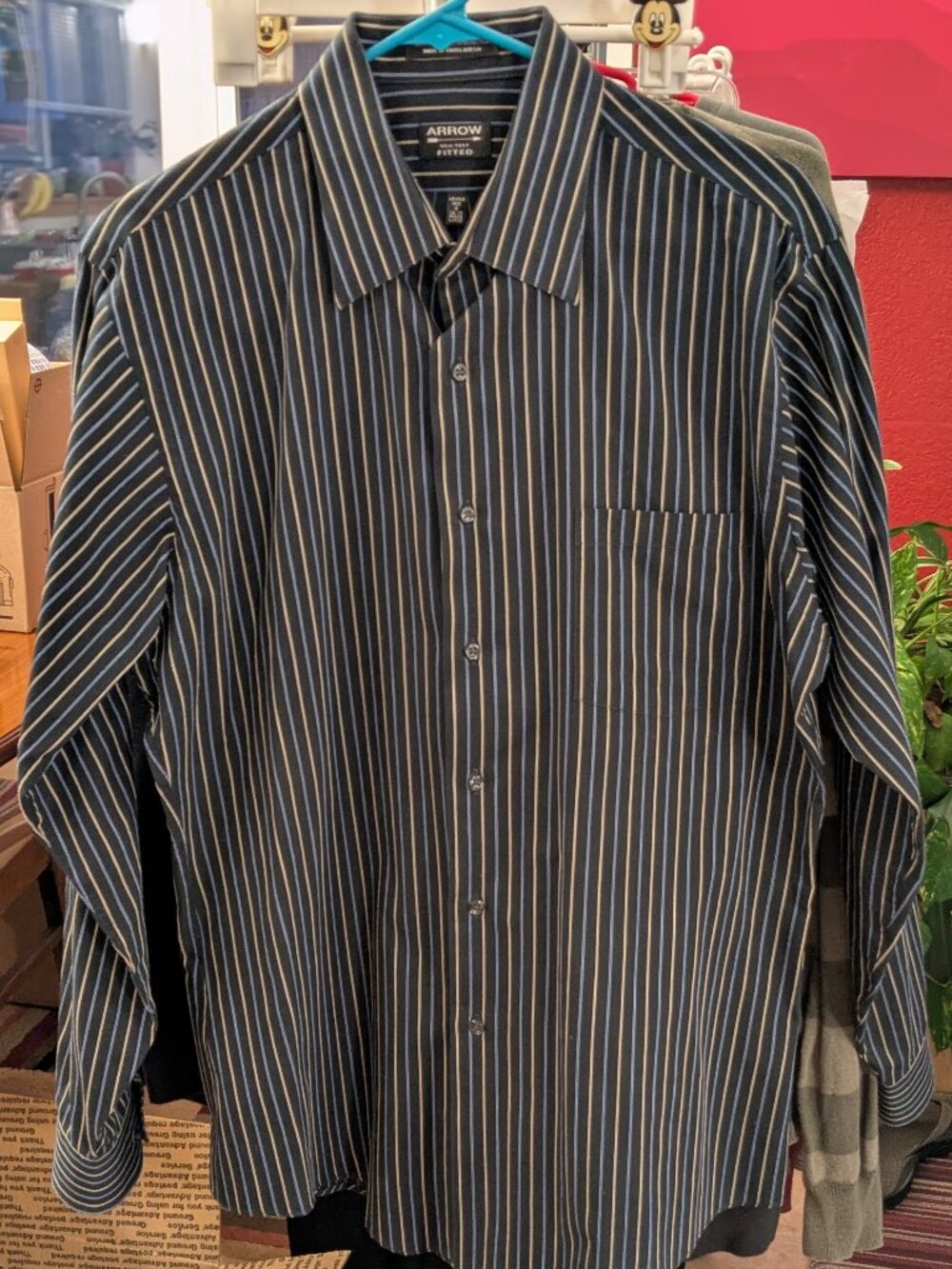 Arrow Striped Wrinkle-free Collared Button-Down Shirt